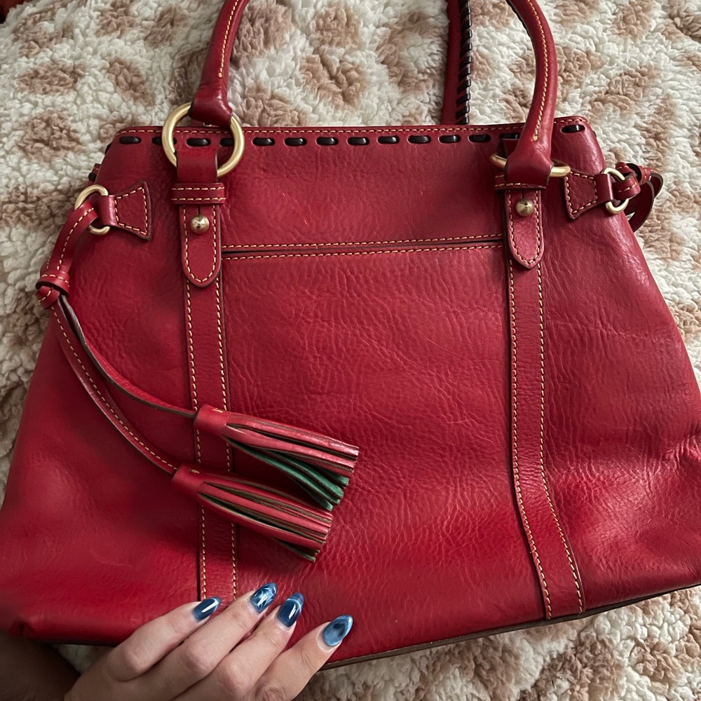 VIDEO- Unique Dooney & Bourke Medium Pocket Tassel Bag - Picture 5 of 10